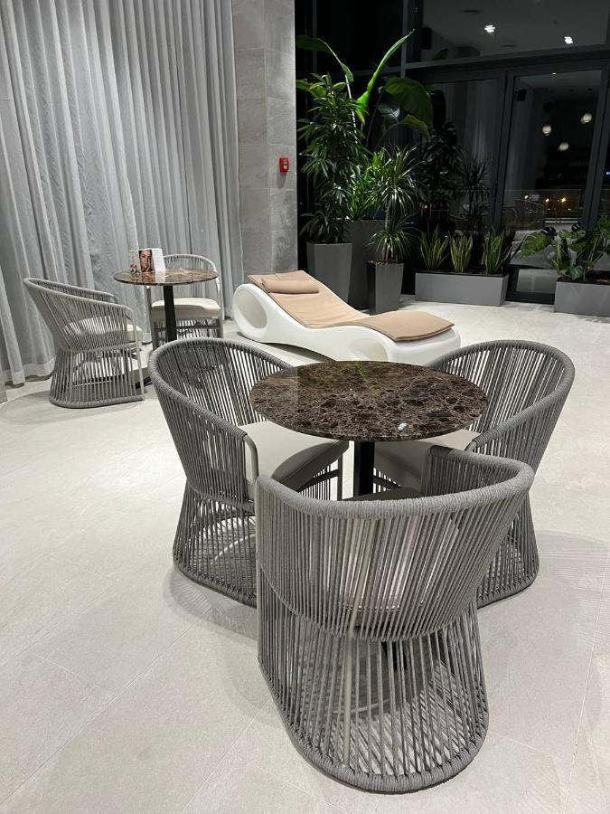 Onyx Palace Delux Батуми Екстериор снимка
